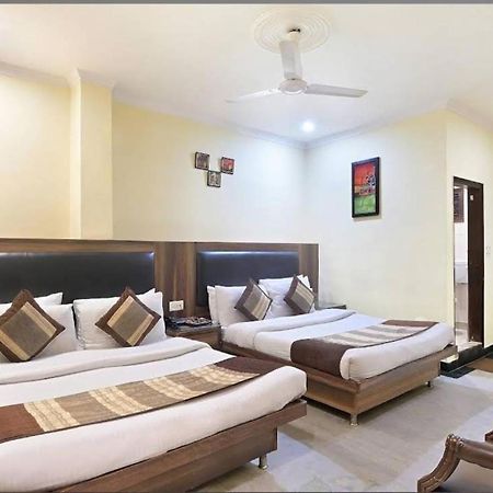 Hotel Perfect Spot- Main Bazar - Walking Metro Station New Delhi Exteriör bild