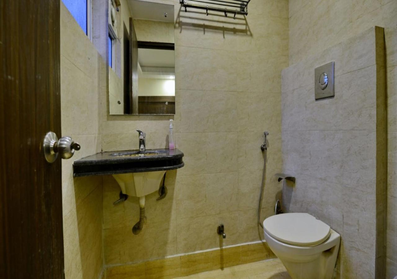 Hotel Perfect Spot- Main Bazar - Walking Metro Station New Delhi Exteriör bild