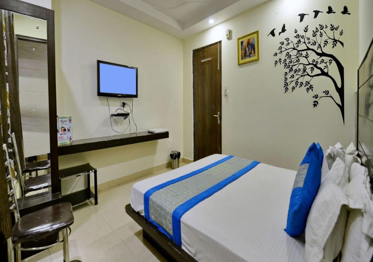 Hotel Perfect Spot- Main Bazar - Walking Metro Station New Delhi Exteriör bild