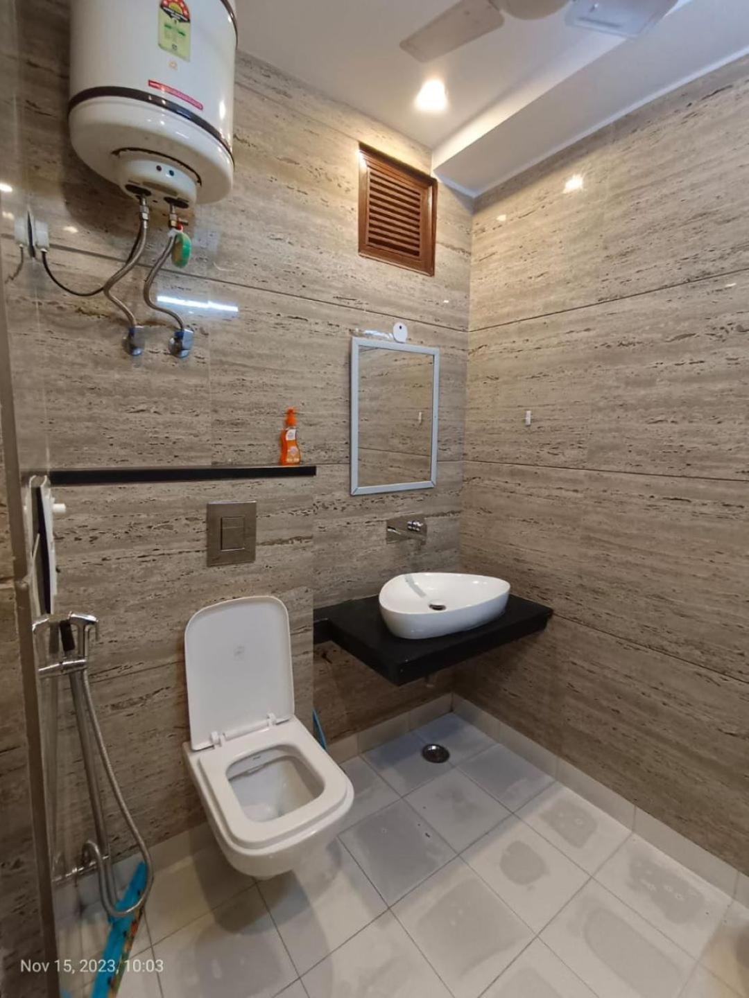 Hotel Perfect Spot- Main Bazar - Walking Metro Station New Delhi Exteriör bild