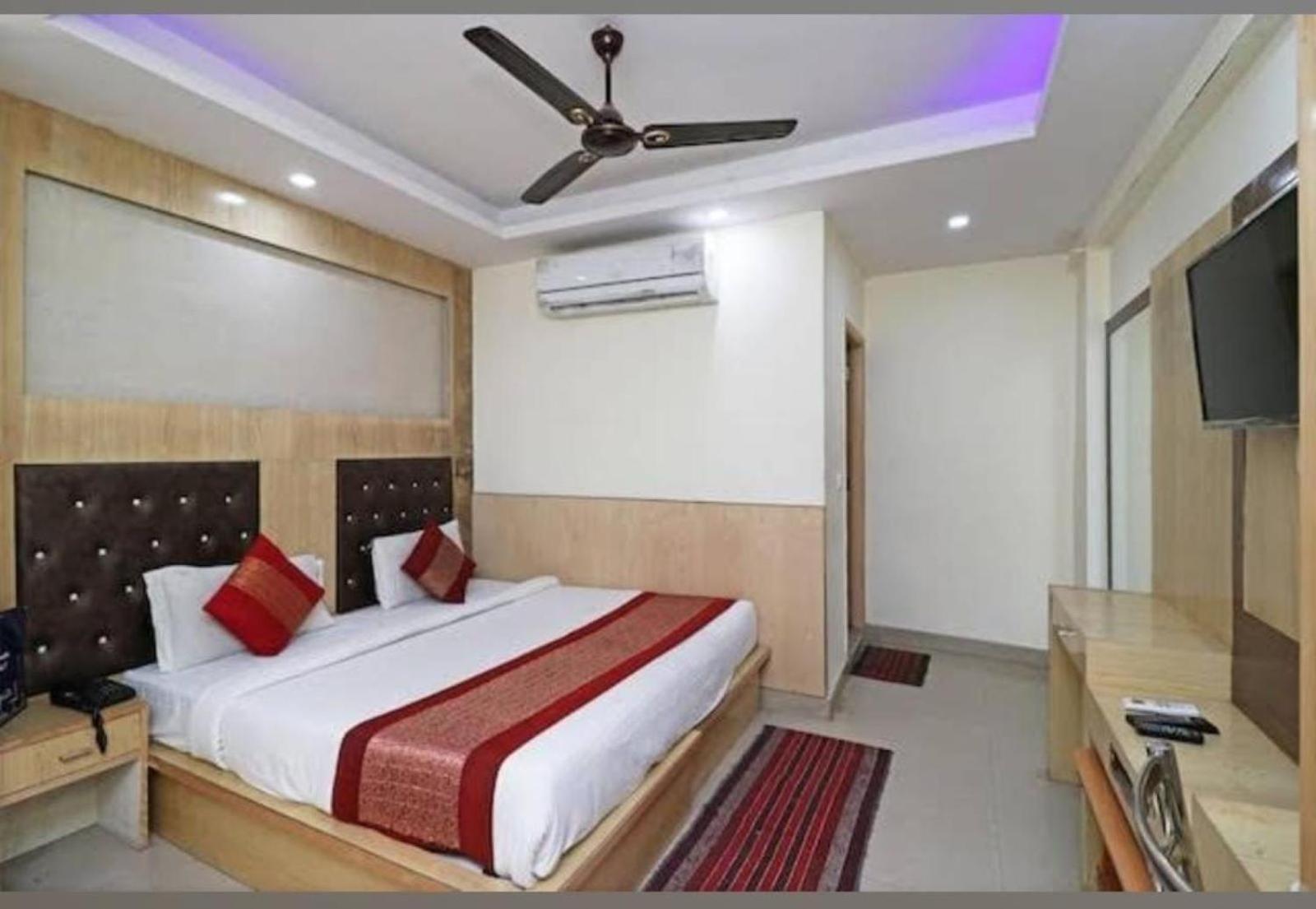 Hotel Perfect Spot- Main Bazar - Walking Metro Station New Delhi Exteriör bild